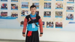 Chàng trai người Mông và giấc mơ du lịch Háng Đồng