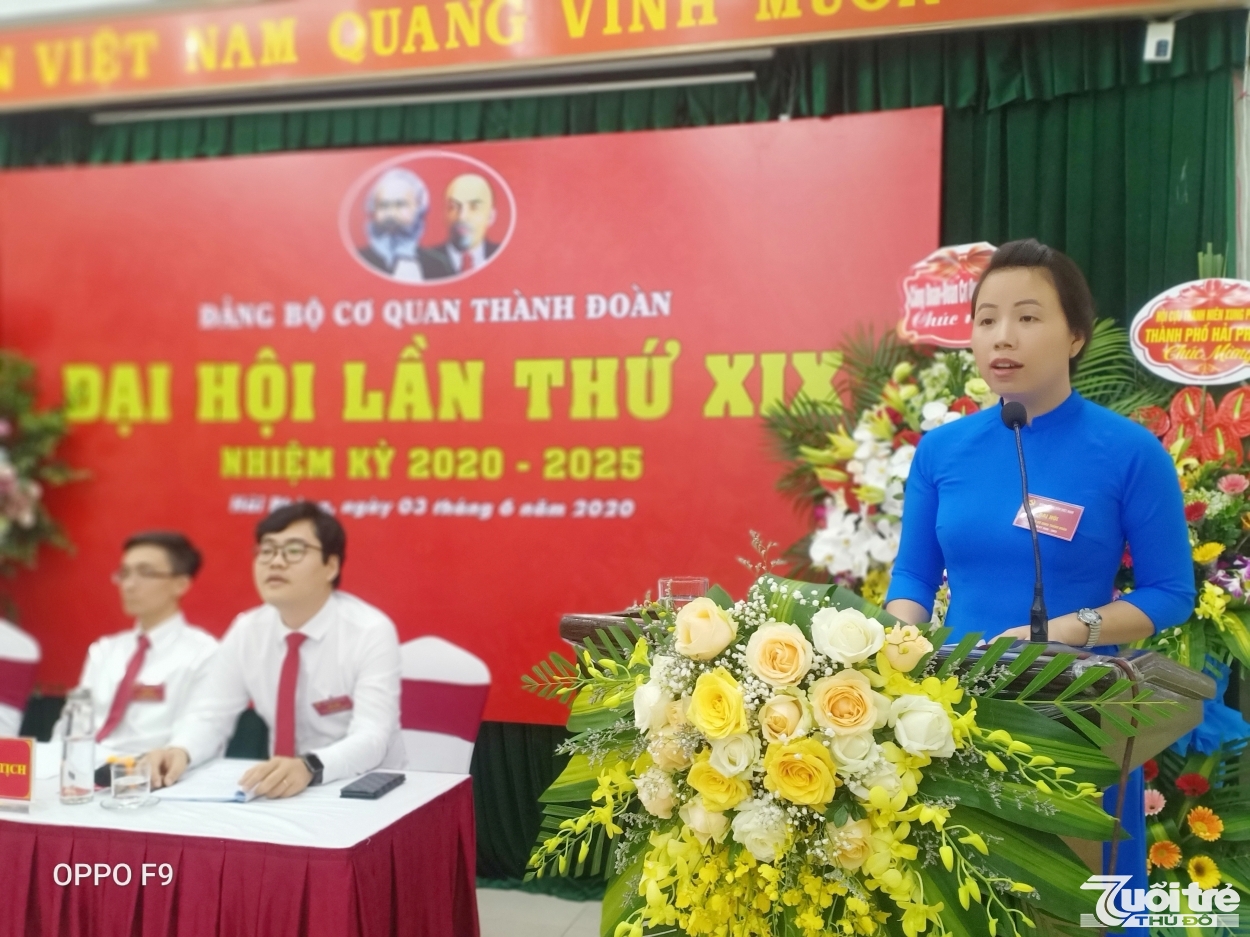 Đồng chí Lê Thị Thanh Tâm, Trưởng ban Tuyên giáo Thành đoàn Hải Phòng tham luận về lực lượng thanh niên thực hiện Chỉ thỉ 05/CT-TƯ về học tập làm theo tấm gương đạo đức, phong cách Hồ Chí Minh