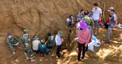 Tìm thấy 17 bộ hài cốt chiến sĩ đặc công trong một hố chôn tập thể tại Quảng Nam