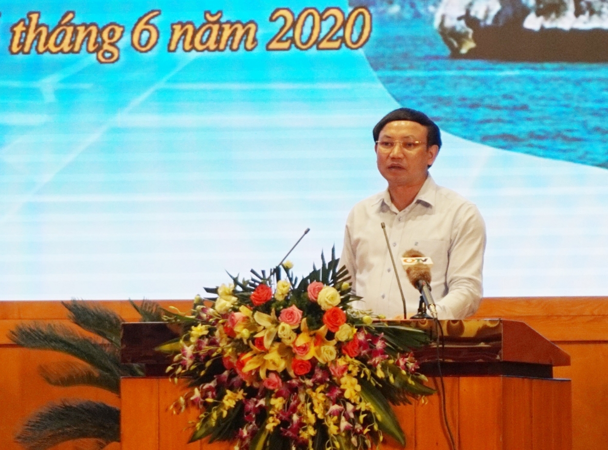 Đồng chí Nguyễn Xuân Ký, Bí thư Tỉnh ủy, Chủ tịch HĐND tỉnh, phát biểu chỉ đạo tại hội nghị