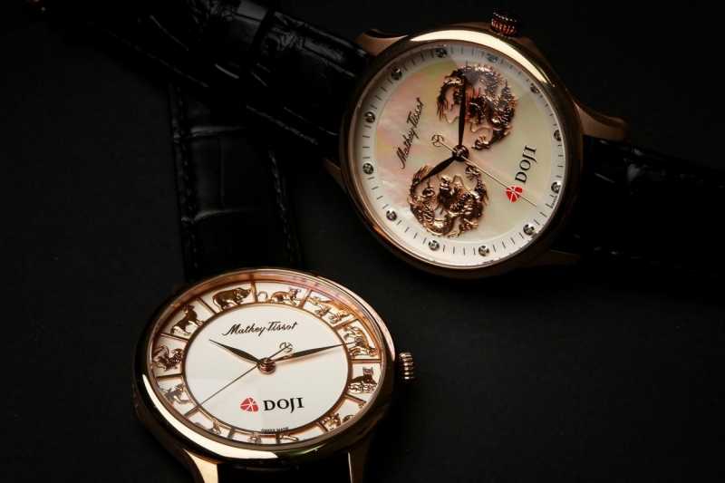 Với chương trình “HAPPY FATHER'S DAY!”, DOJI sẽ dành tặng các khách hàng mua đồng hồ thuộc bộ sưu tập DOJI Watch 2020 - Tinh hoa văn hóa Á Đông và Phiên bản Rồng một Âu vàng Phúc Long với trọng lượng 1 chỉ. Chương trình được bắt đầu từ ngày 15/6 - 22/6/2020.