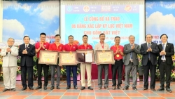 Trao 6 kỷ lục quốc gia cho nhà sản xuất Gốm Đất Việt