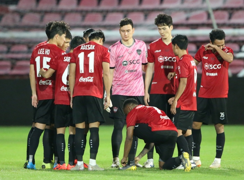 Văn Lâm hiện đang thi đấu cho CLB Muangthong United (Thái Lan).