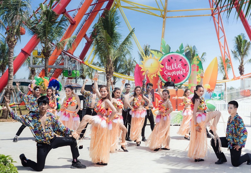 Các hoạt động Carnival sôi động trong dịp khai trương mở cửa trở lại