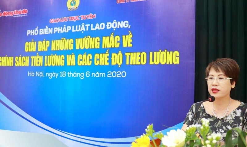 Bà Lê Thị Bích Ngọc - Tổng Biên tập báo Lao động Thủ đô, phát biểu tại buổi giao lưu