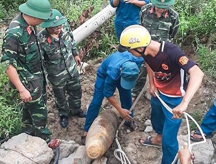 Quảng Nam: Phá hủy thành công một quả bom nặng 230kg