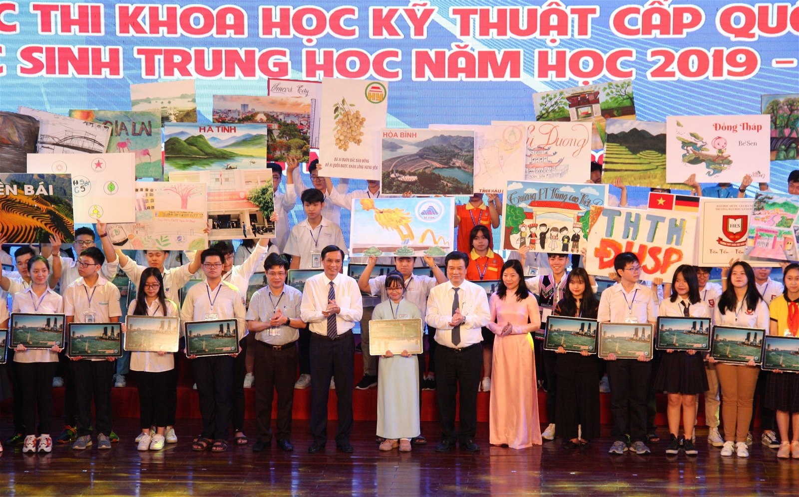 Khai mạc Cuộc thi Khoa học kỹ thuật cấp quốc gia dành cho học sinh trung học