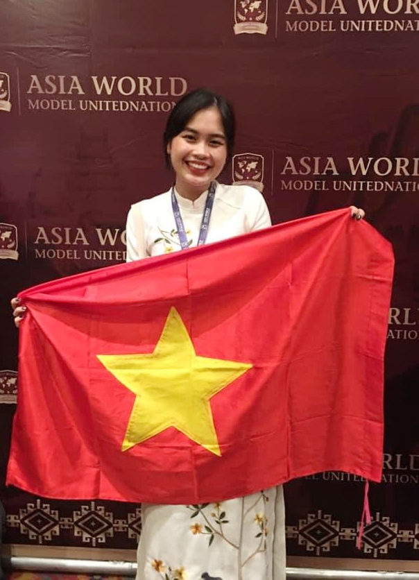 Vũ Nguyễn Mai Linh tại Asia World Model United Nations