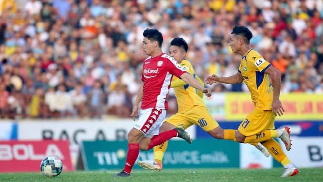 V-League 2020: Công Phượng lại toả sáng, TP HCM lên đầu bảng