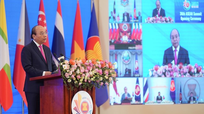Thủ tướng Nguyễn Xuân Phúc, Chủ tịch ASEAN 2020 phát biểu khai mạc Hội nghị Cấp cao ASEAN lần thứ 36. Ảnh: TTXVN