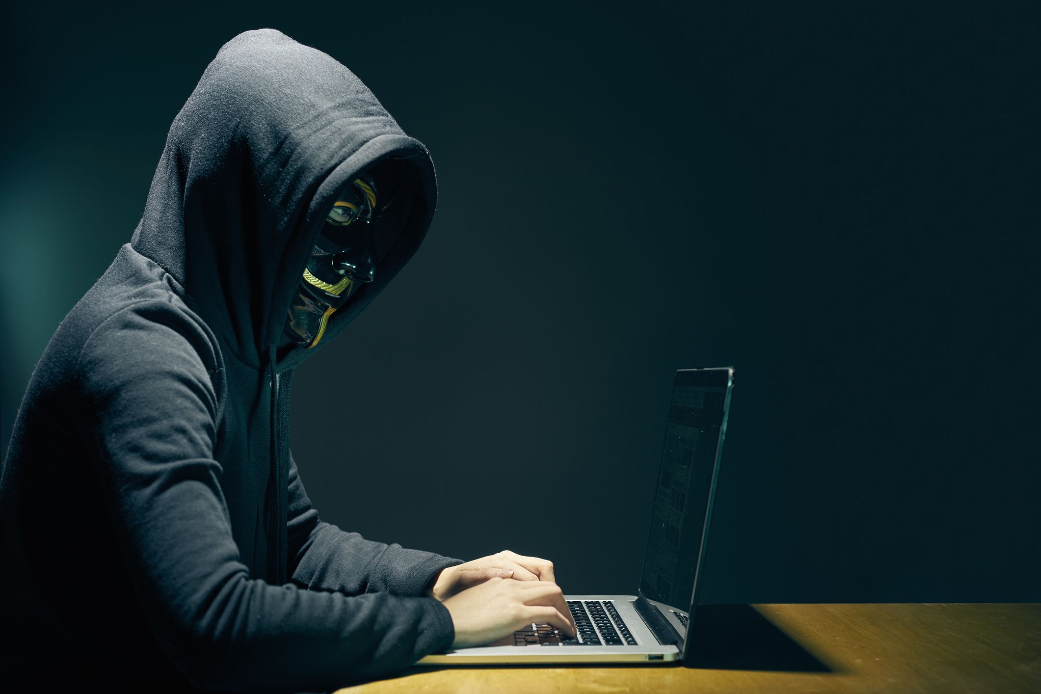 Làm thế nào để tự bảo vệ trước hacker?