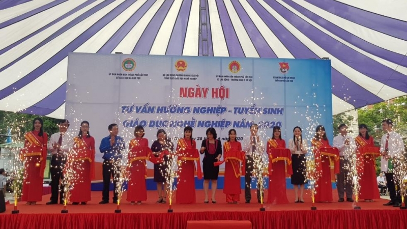 Lễ khai mạc Ngày hội tư vấn hướng nghiệp - tuyển sinh giáo dục nghề nghiệp năm 2020