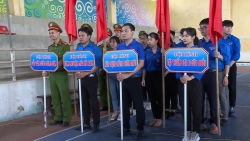 Thanh niên huyện Ứng Hòa sôi nổi tình nguyện hè
