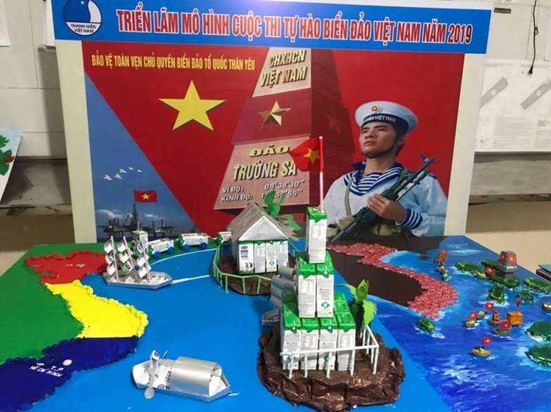 Mô hình biển đảo Việt Nam do cô trò trường Mầm non Hoa Hồng sáng tạo từ vỏ sữa học đường