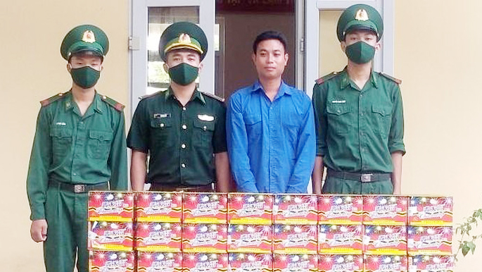 Quảng Ninh: Phát hiện vụ vận chuyển gần 200kg pháo nổ trái phép