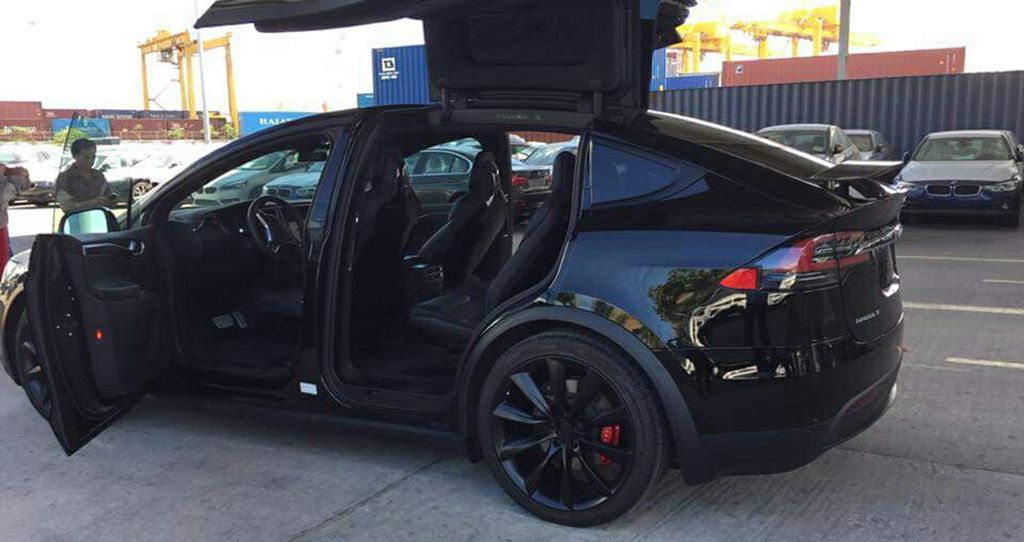 SUV điện Tesla Model X P100D thứ hai về nước, chứng tỏ sức hút với khách hàng Việt