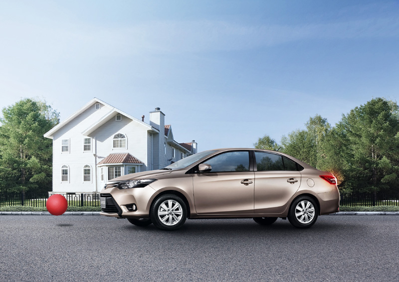 Toyota Việt Nam khuyến mãi dành cho khách hàng mua xe Corolla, Vios và Innova