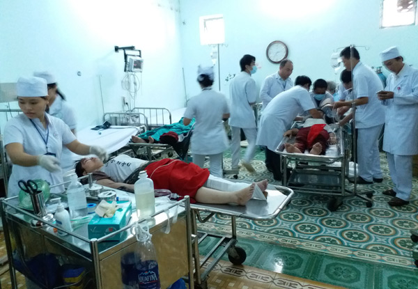 Thêm 12 người được điều trị ARV sau vụ tai nạn xe khách tại Kon Tum