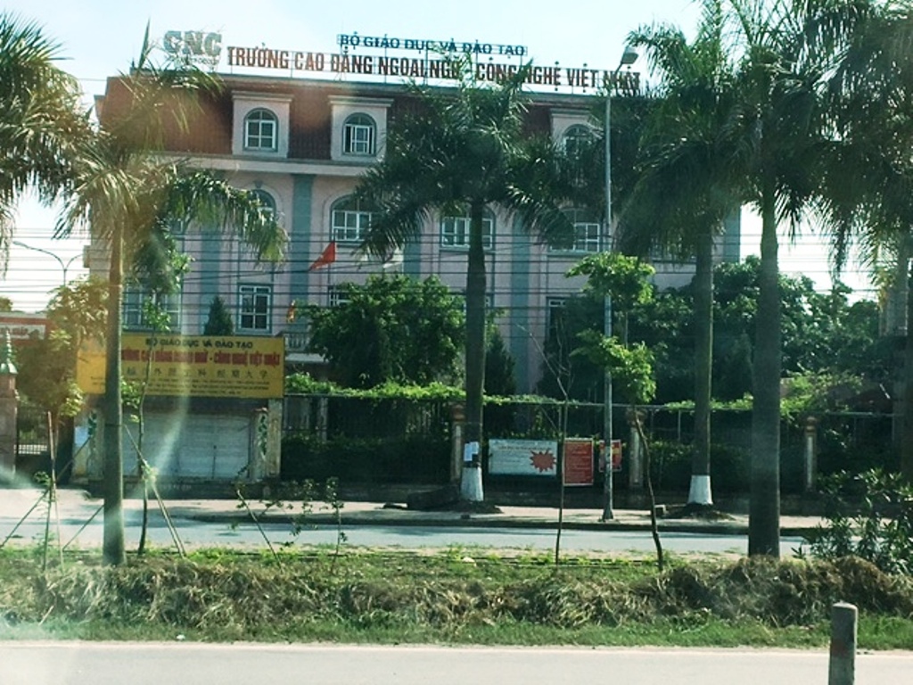 Trường Cao đẳng Ngoại ngữ Công nghệ Việt - Nhật: Không được cấp phép vẫn tuyển sinh!