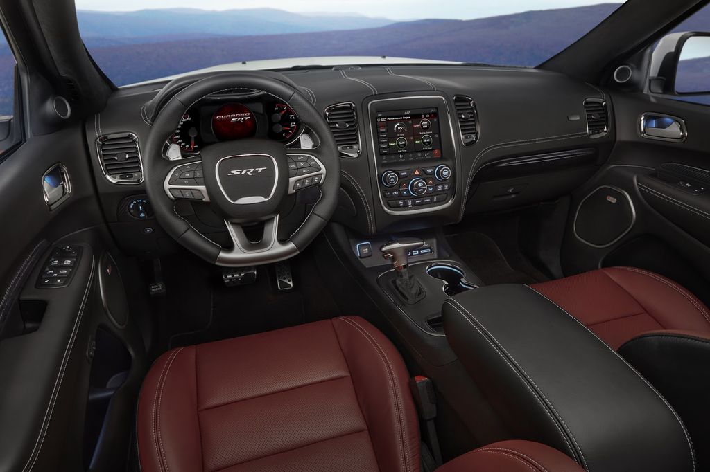 Dodge Durango SRT 2018 475 mã lực có giá bán khởi điểm từ 1,43 tỷ VNĐ