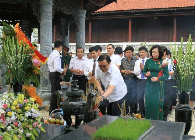 Dâng hương kỷ niệm 100 năm Ngày sinh đồng chí Phan Trọng Tuệ