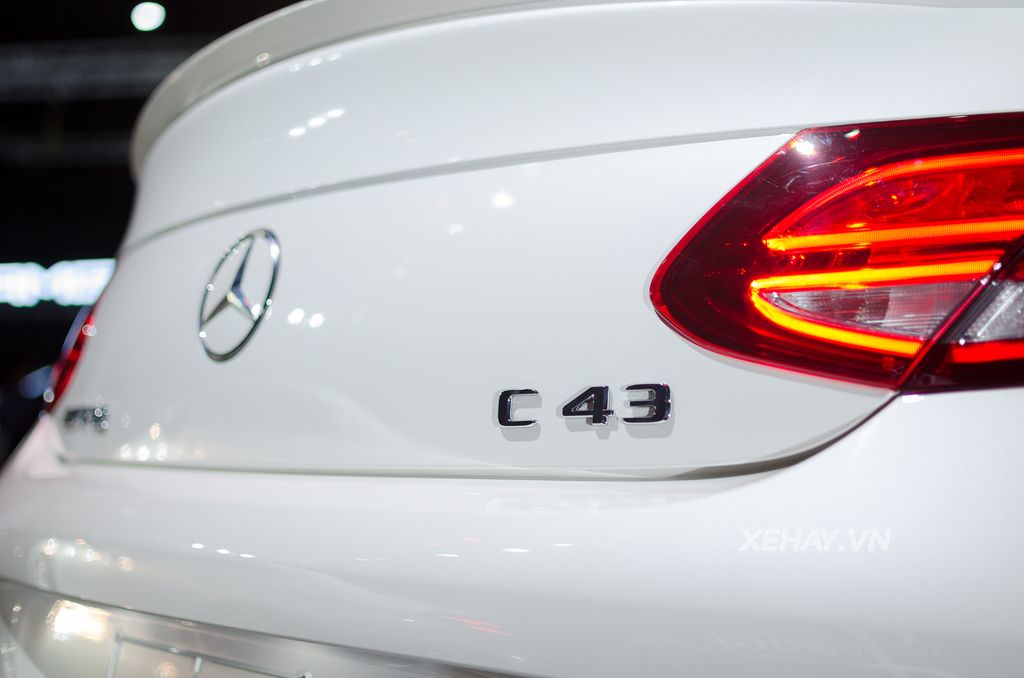 Cận cảnh Mercedes-AMG C43 4Matic Coupe tại Mercedes Fascination 2017