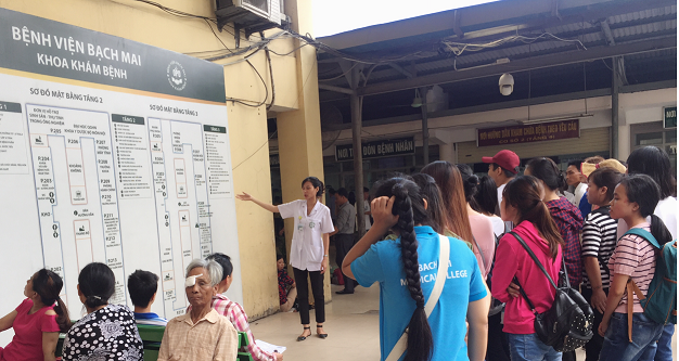 50 Tình nguyện viên tham gia Đề án Tiếp sức người bệnh tại Bệnh viện Bạch Mai