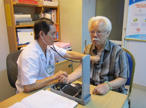 Bệnh viện Bạch Mai khám, tư vấn miễn phí về bệnh Alzheimer