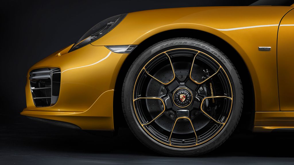 Khám phá quy trình sản xuất của Porsche 911 Turbo S Exclusive Series