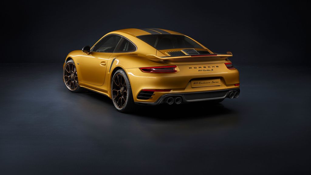 Khám phá quy trình sản xuất của Porsche 911 Turbo S Exclusive Series