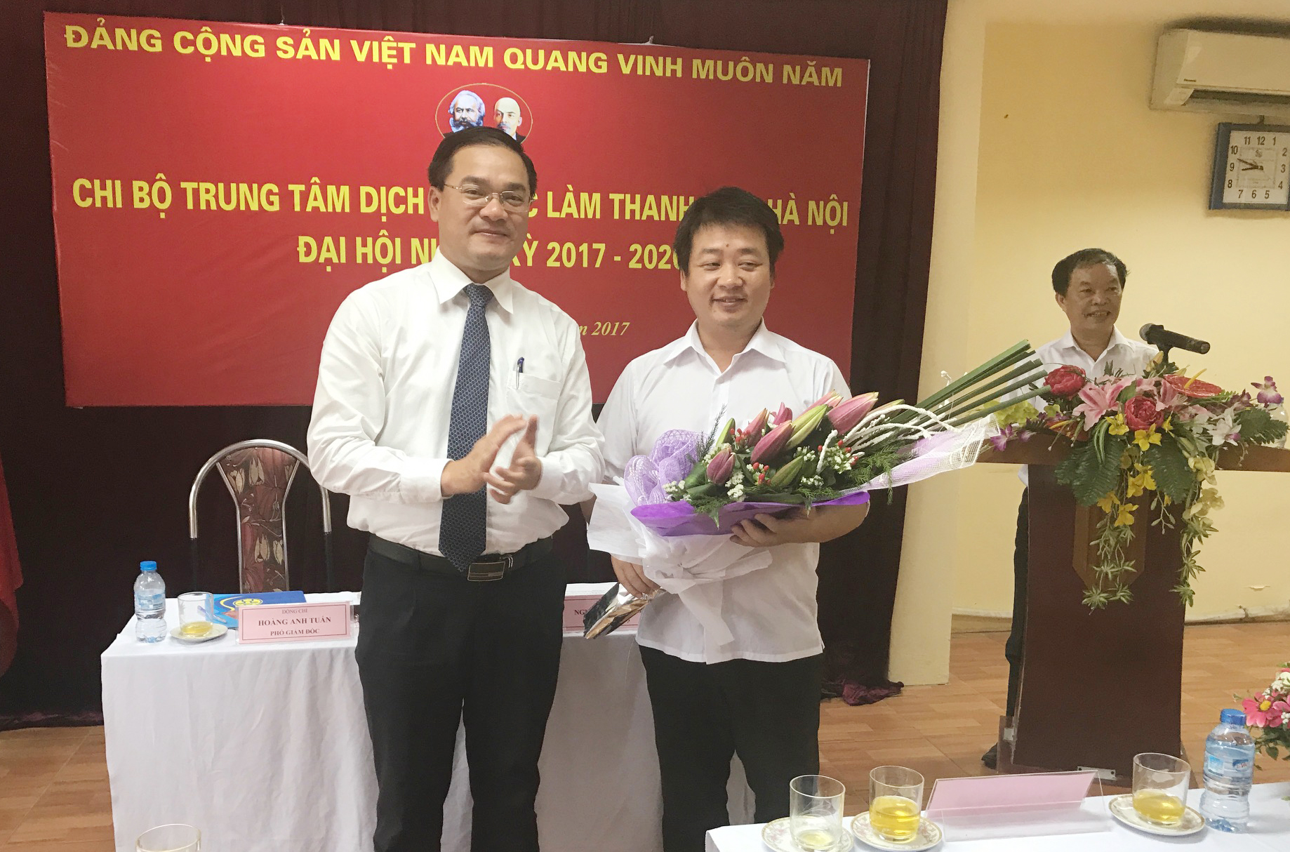 Đồng chí Nguyễn Hải Bằng trúng cử chức danh Bí thư Chi bộ Trung tâm Dịch vụ việc làm Thanh niên Hà Nội