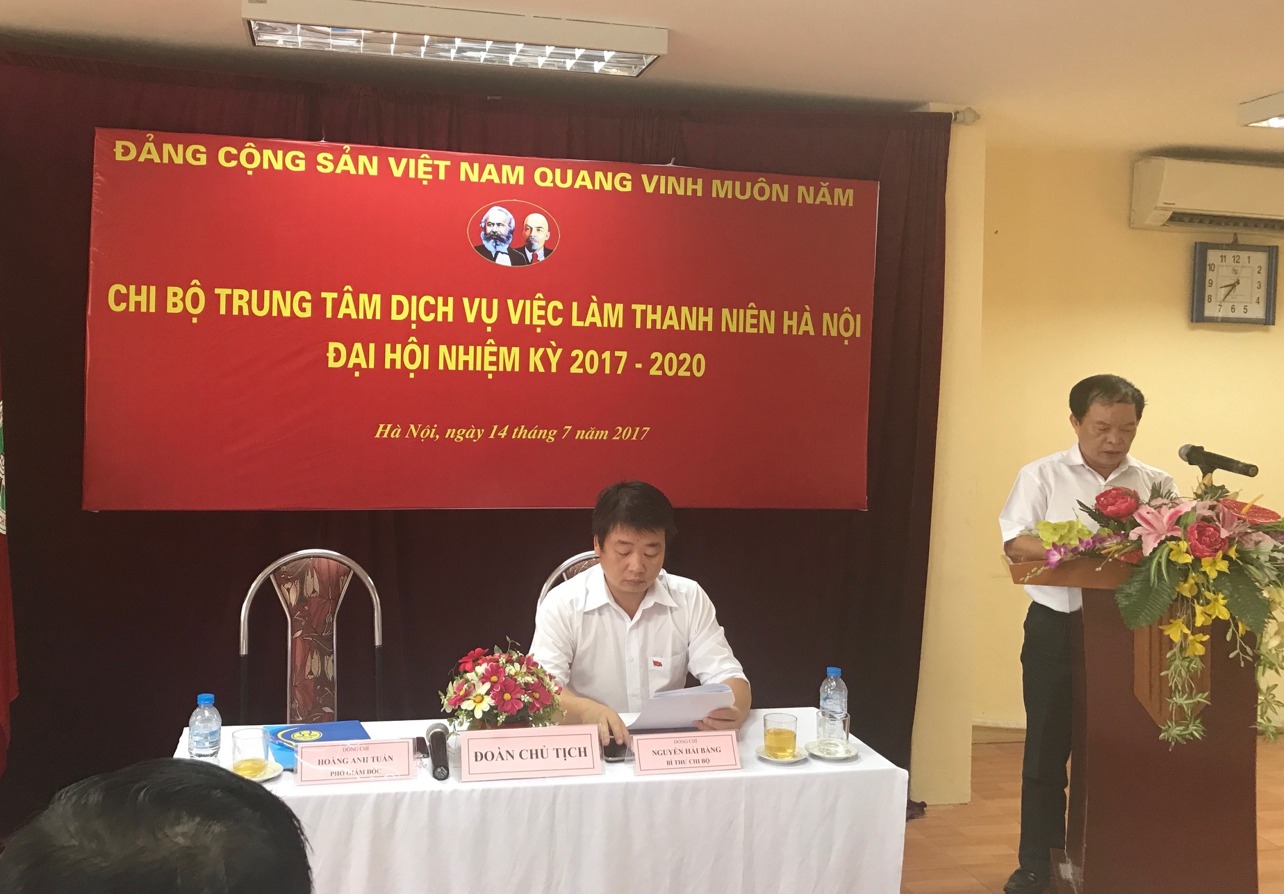 Đồng chí Nguyễn Hải Bằng trúng cử chức danh Bí thư Chi bộ Trung tâm Dịch vụ việc làm Thanh niên Hà Nội