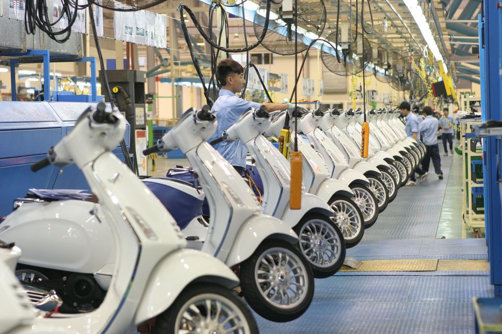 Vespa GTS 2017 lắp ráp tại Việt Nam chính thức lộ diện