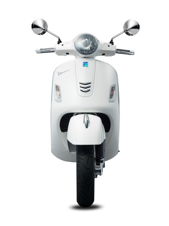 Vespa GTS 2017 lắp ráp tại Việt Nam chính thức lộ diện