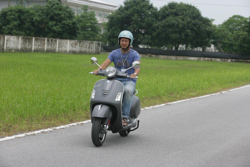 Vespa GTS 2017 lắp ráp tại Việt Nam chính thức lộ diện