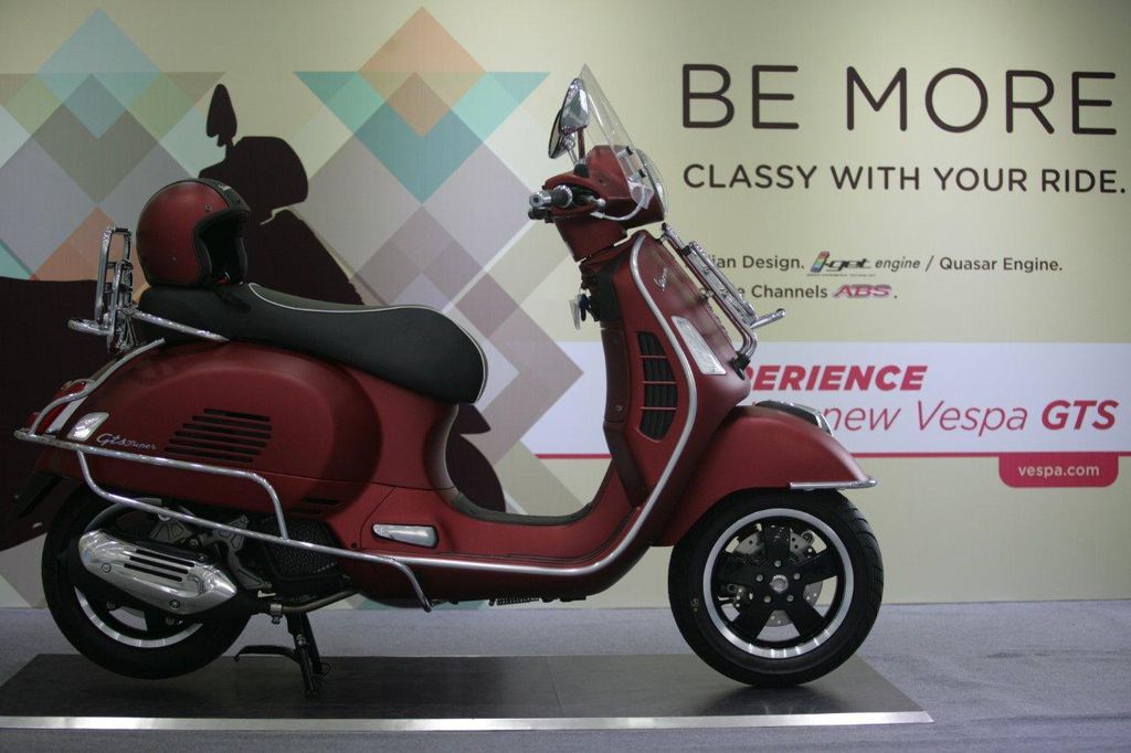 Vespa GTS 2017 lắp ráp tại Việt Nam chính thức lộ diện