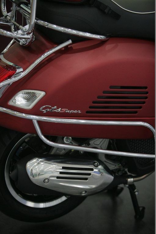Vespa GTS 2017 lắp ráp tại Việt Nam chính thức lộ diện