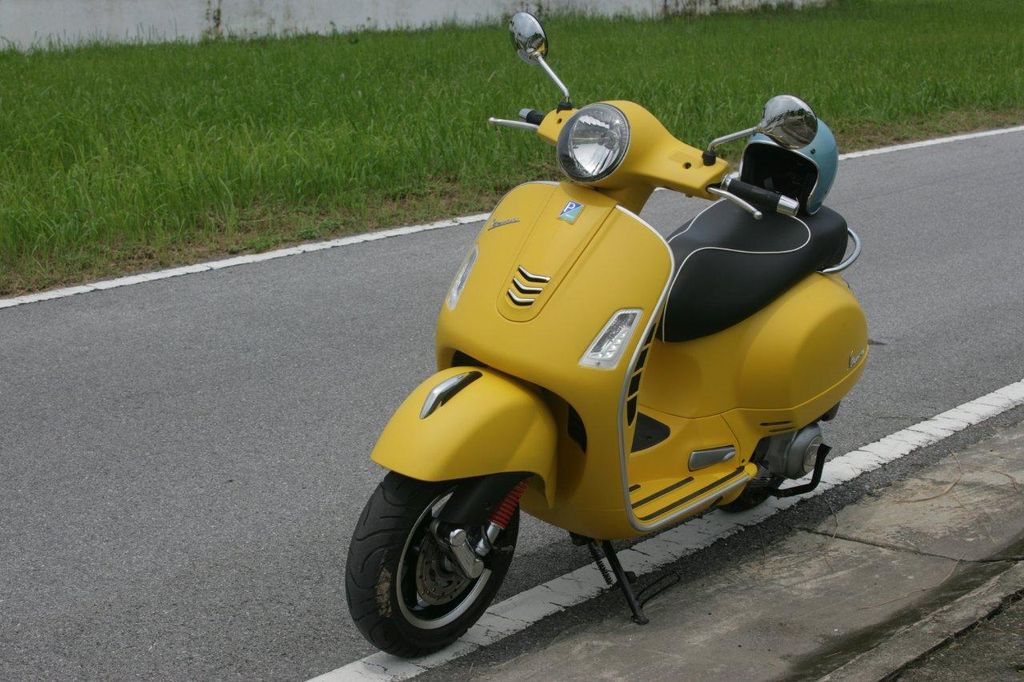 Vespa GTS 2017 lắp ráp tại Việt Nam chính thức lộ diện