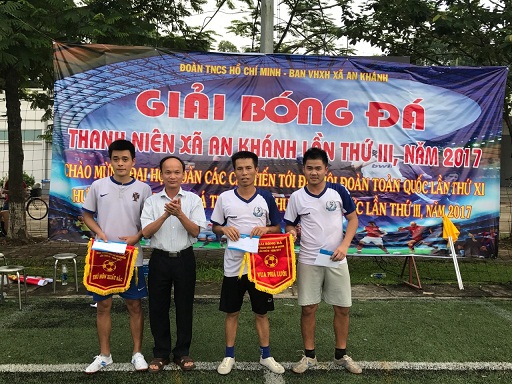 Thôn Yên Lũng vô địch Giải bóng đá nam thanh niên xã An Khánh 2017