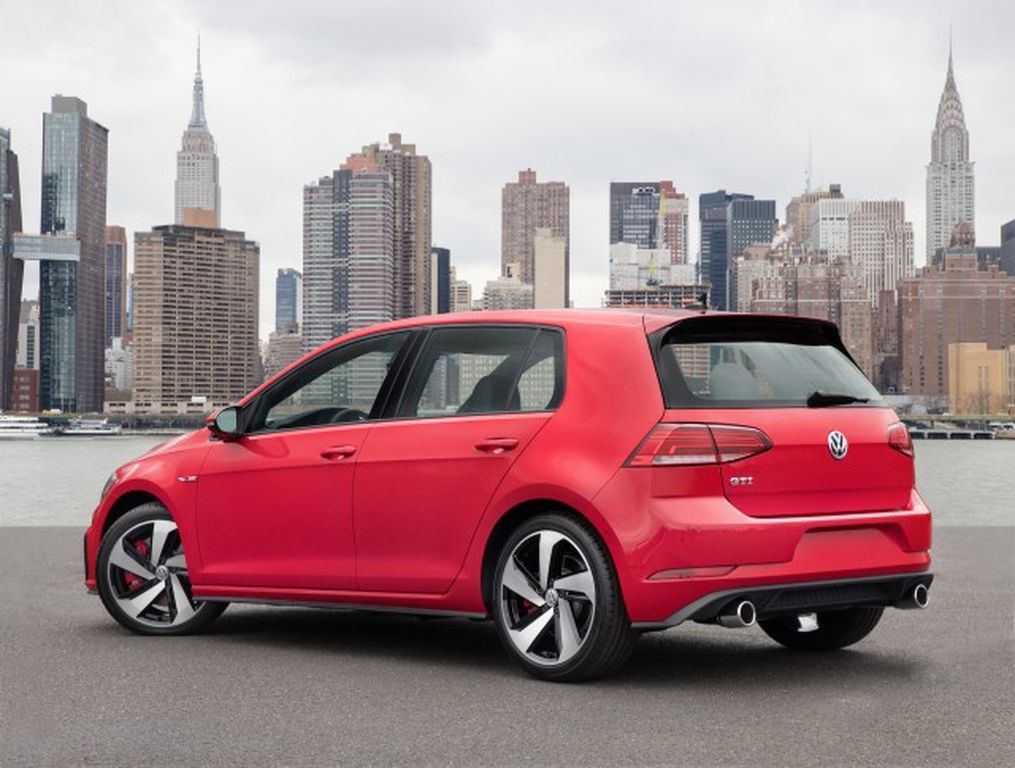 Volkswagen GolfGTI và R thế hệ mới sẽ mạnh mẽ hơn và nhẹ hơn