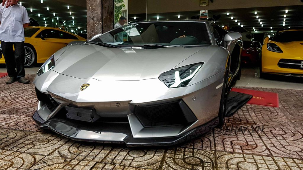 Sài Gòn: Chiêm ngưỡng vẻ đẹp của Lamborghini Aventador DMC Molto Veloce và Ferrari F12 Berlinetta