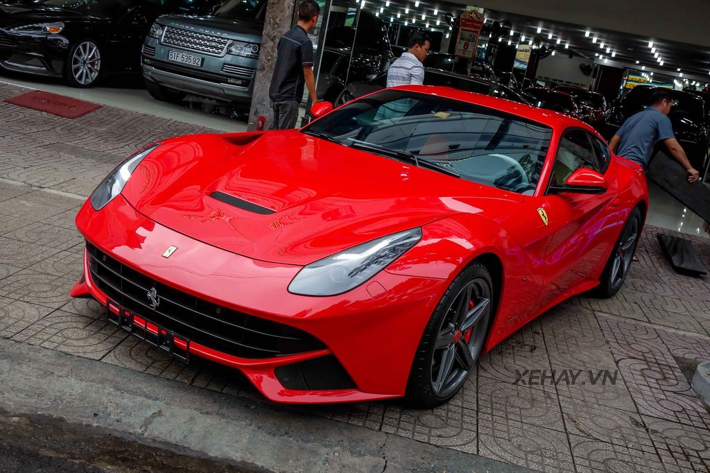 Sài Gòn: Chiêm ngưỡng vẻ đẹp của Lamborghini Aventador DMC Molto Veloce và Ferrari F12 Berlinetta