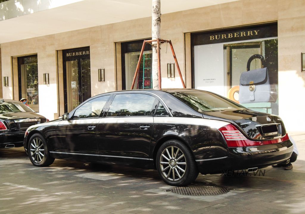 Sài Gòn: Maybach 62s Zeppelin sánh đôi cùng Rolls-Royce Ghost