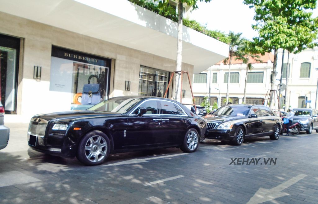 Sài Gòn: Maybach 62s Zeppelin sánh đôi cùng Rolls-Royce Ghost