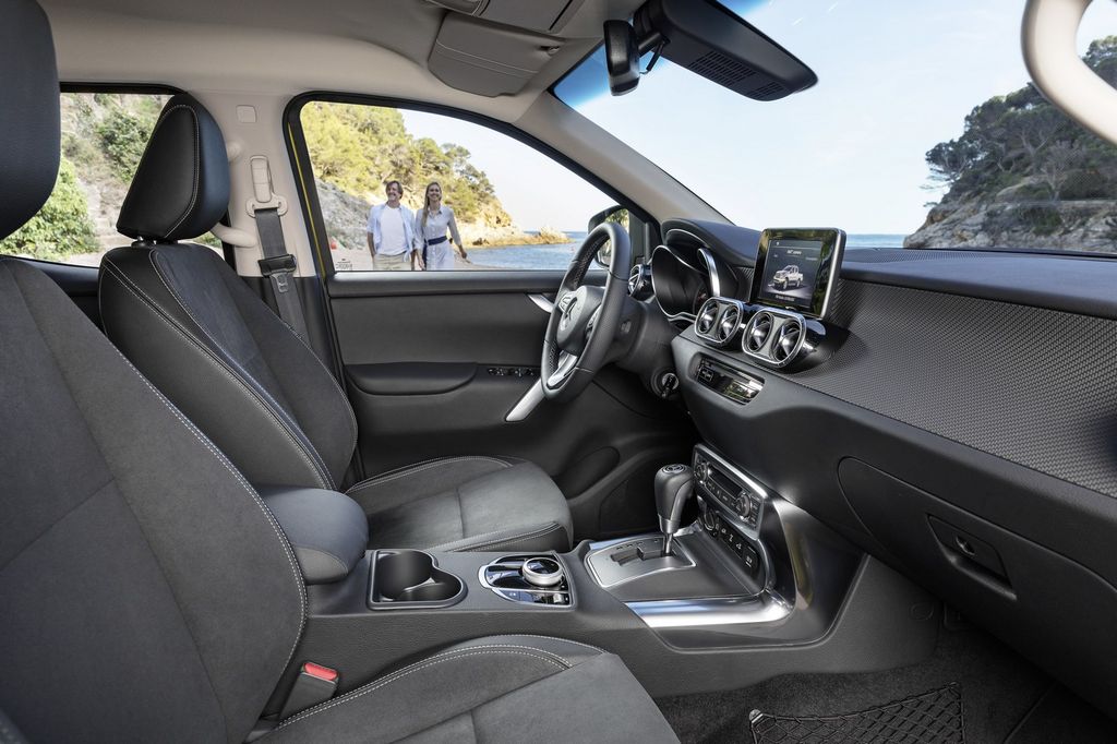 X-Class - Mẫu xe bán tải đầu tiên của Mercedes-Benz chính thức trình làng, giá từ 974 triệu VNĐ