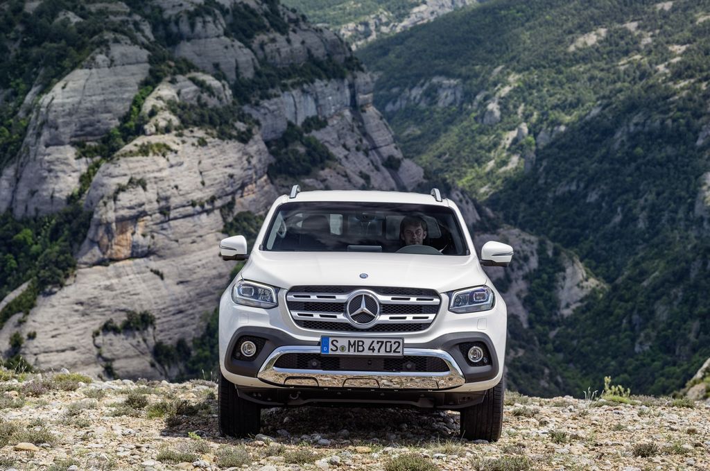 X-Class - Mẫu xe bán tải đầu tiên của Mercedes-Benz chính thức trình làng, giá từ 974 triệu VNĐ