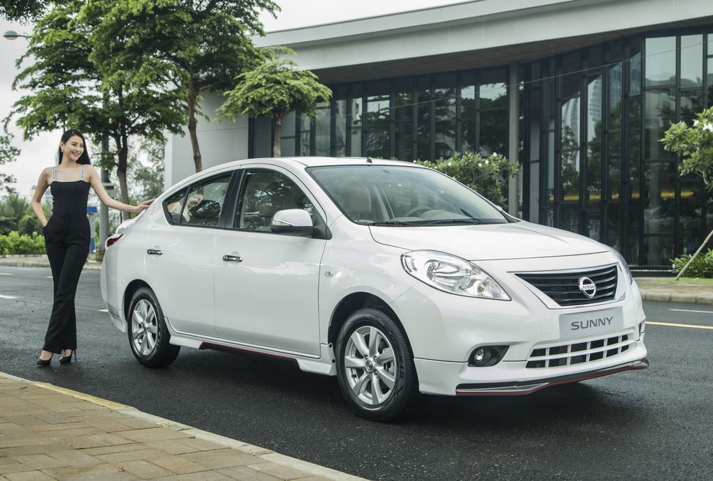 Nissan Việt Nam ra mắt phiên bản cap cấp của X-Trail và Sunny