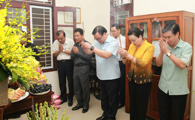 Lãnh đạo thành phố tưởng nhớ Cố Chủ tịch Quốc hội Lê Quang Đạo