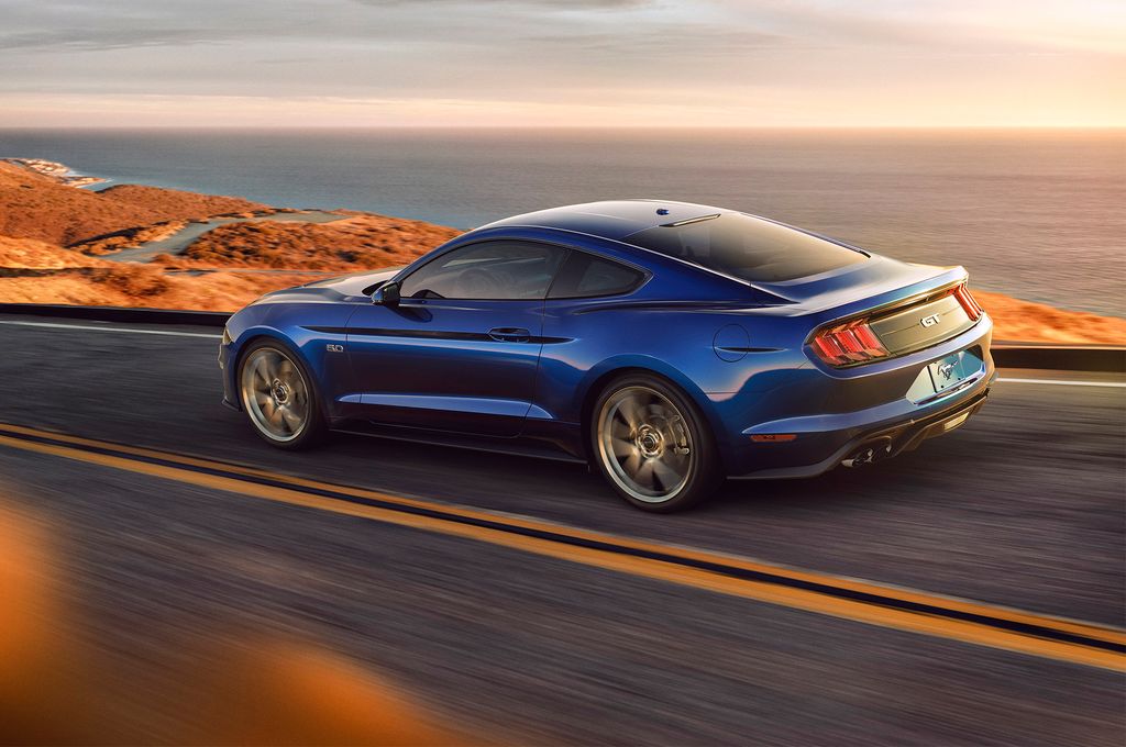 Ford Mustang 2018 nâng cấp động cơ, giá khởi điểm từ 579 triệu VNĐ