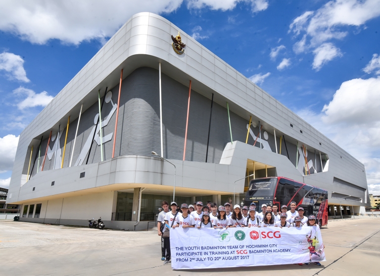 12 CĐV cầu lông trẻ của TP HCM tập huấn tại Học viện Cầu lông SCG